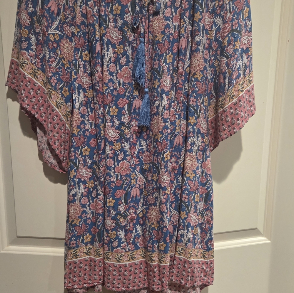 Cynthia Rowley Blue Floral Boho Peasant Top with Pink Accents - Picture 5 of 6